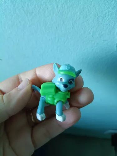 Boneco patrulha canina Kinder Ovo (Rocky)
