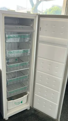 Freezer Consul Vertical 142 L