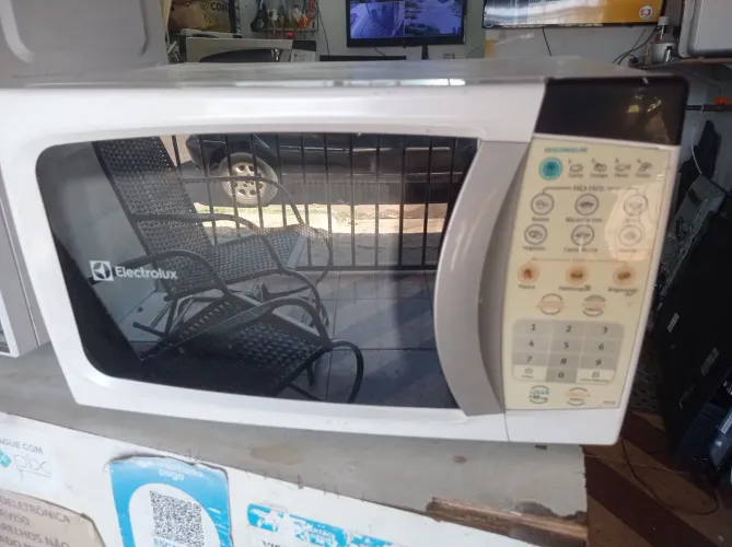 Microondas Eletrolux 20 litros