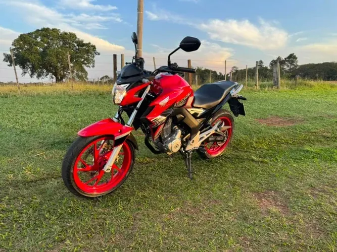 Honda CB250cc Twister 2021, Muito Nova !!!