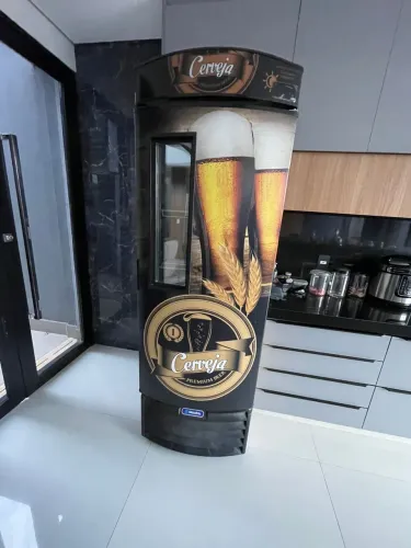 Cervejeira Vertical Metalfrio 572 Litros VN50FL