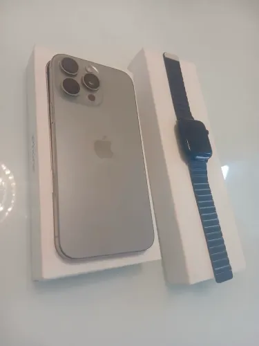 Kit Apple: iPhone 16 Pro Max + Apple Watch SE 2 geração - Muito Conservados