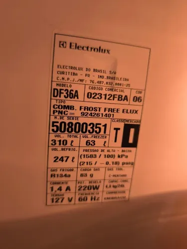 Geladeira Electrolux 310l semi nova sem defeito