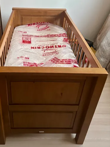 Berço-Cama Larissa Tulipa Baby | Madeira Maciça | Acompanha Colchão Ortobom