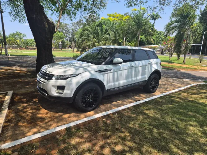 Land Rover Range Rover Evoque Pure 2.0 Aut. 5P 2014