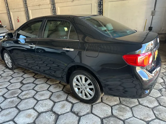 Toyota Corolla Altis 2.0 Flex 16V Aut. 2011