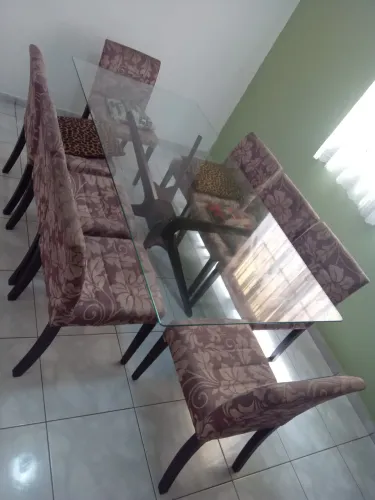 Mesa de 8 lugares mais cadeiras ler descrição 
