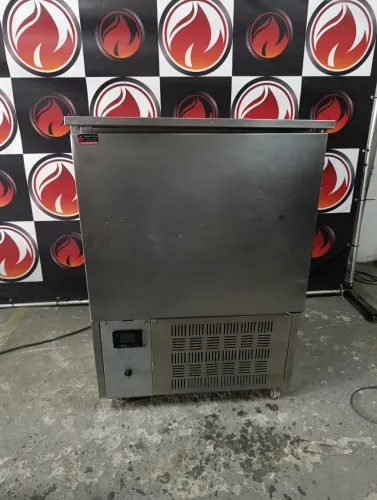Ultra congelador industrial 220 volts marca KIimaquip modelo BCF07 usado