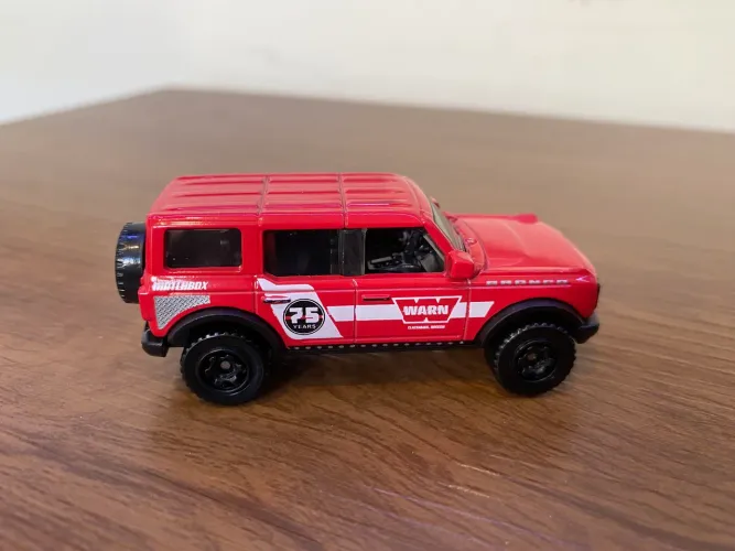 Miniatura Matchbox 2021 Ford Bronco Warn Vermelho Loose 1:64