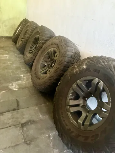 BARATO Jogo de 5 Rodas Troller Pneus MT KEVLAR