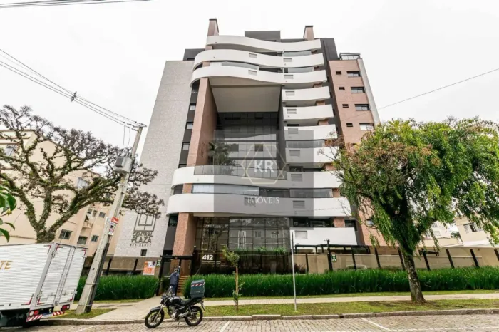 Apartamento com 3 dormitórios para alugar, semi-mobiliado, Mercês - Curitiba/PR
