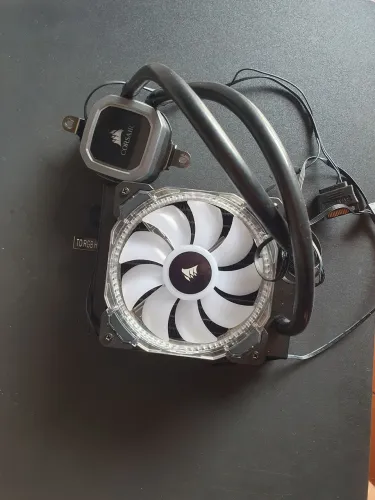 Water Cooler Corsair H60 Hydro Series, LED Branco, 120mm, AMD/Intel, Preto