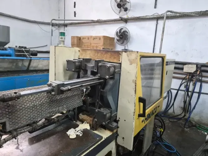 Maquina Injetora Termiplastica Himaco Lhs 150-80, Ano 1999