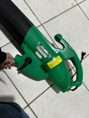 Vende-se soprador/aspirador usado apenas 2 vezes