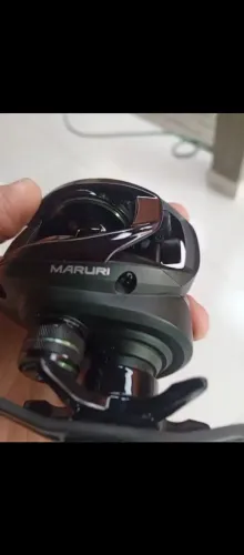 VENDO CARRETILHA TNT CARBON (MANIVELA DIREITA) NOVA 