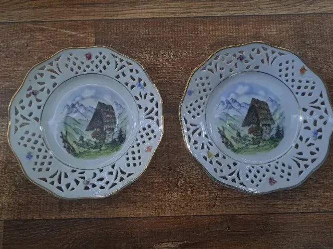 Prato decorativo antigo de porcelana da marca alemã Schumann Bavaria -Borda vazada -15 cm