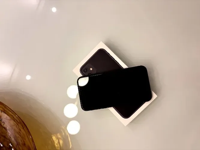 iPhone 11 64GB Preto ? Caixa e Carregador Originais