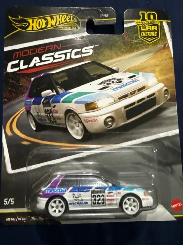 Hot Wheels Modean Classics Mazda 323 GTR