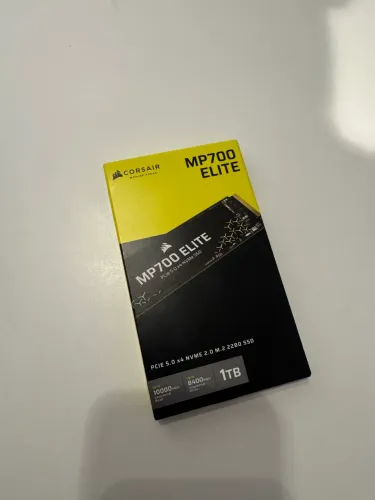 SSD Corsair MP700 ELITE 1TB, NVMe PCIe M.2, Leitura até 10.000MB/s, Preto -