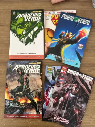 HQ's Punho de ferro, Arqueiro verde, Iron Man, Vingadores