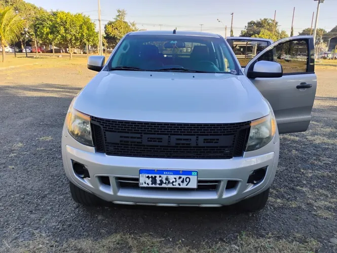 Ford Ranger XLS 2.5 16V 4X2 CD Flex 2014