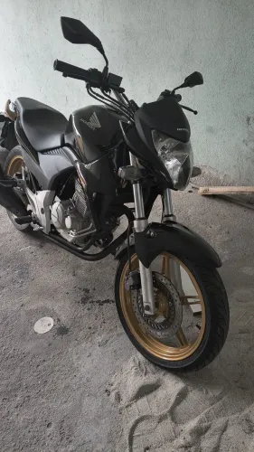 Cb 300 muito Zero