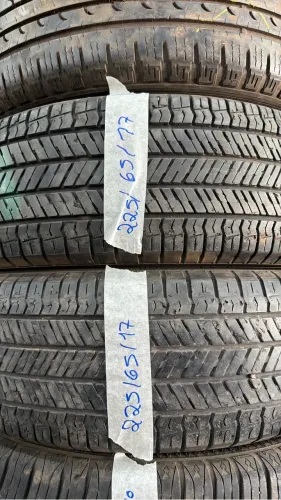 Pneus  225/65/17 marca Yokohama 