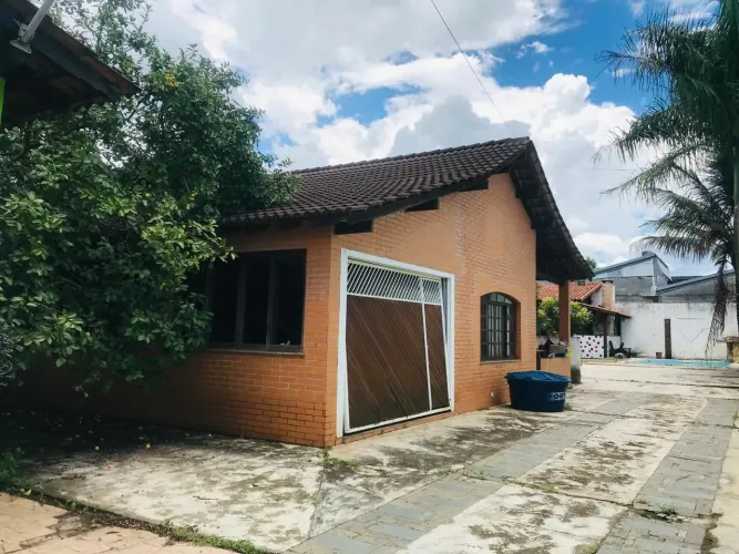 Casa em Rua Eudóxia Castello Branco - Vila Suissa - Mogi das Cruzes/SP