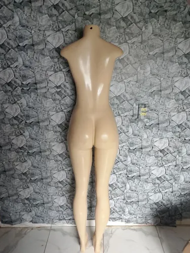 2 Manequim feminino