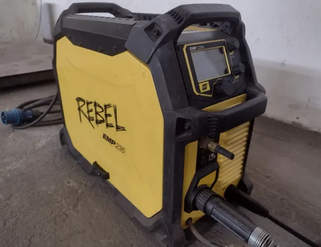 Máquina de Solda Multiprocesso - Mig Tig Rebel 235ic - ESAB