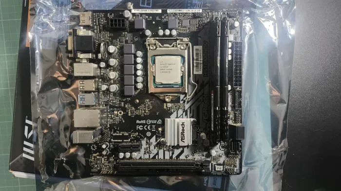 Placa mãe + Memória + Processador e Cooler