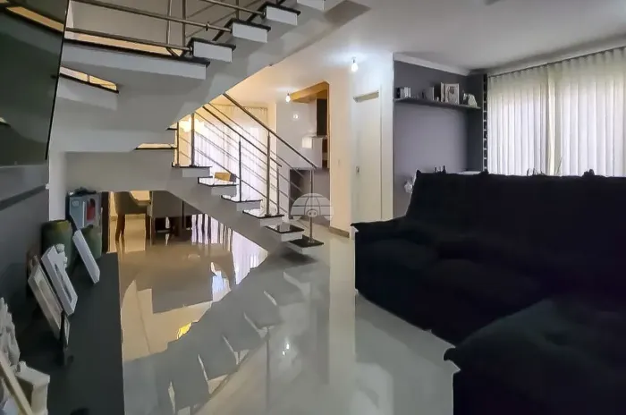 Sobrado para venda com 3 quartos no bairro Aristocrata em São José dos Pinhais