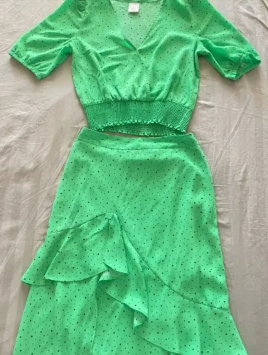 Conjunto croped e saia