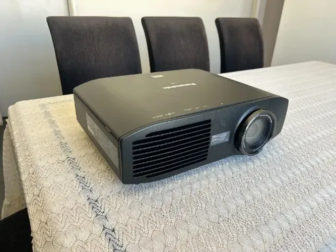 Projetor Panasonic PT-AE8000