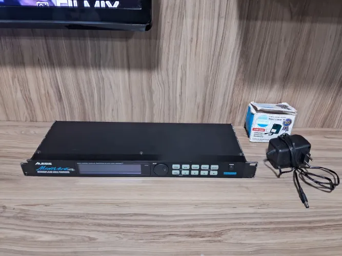 Processador de efeitos Alesis