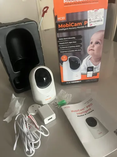 Babá eletrônica nunca usada, nova na caixa!!  Possui visão noturna , áudio bidirecional