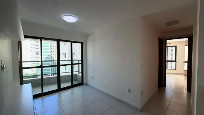 Edf. Plaza Royale. Completo 2 Quartos 51m² com Varanda.