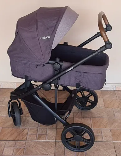 Carrinho de bebê Kiddo Trek + bebê conforto Kiddo