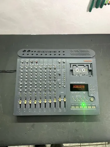 Tascam Portastudio 488 MK II gravador de 8 canais