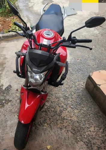 Honda Twister Vermelha 2021