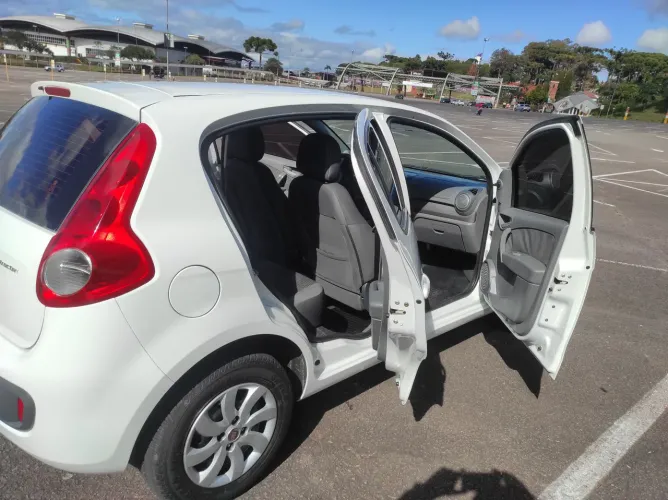 Fiat Palio Attractive 1.0 EVO Fire Flex 8V 5P 2014