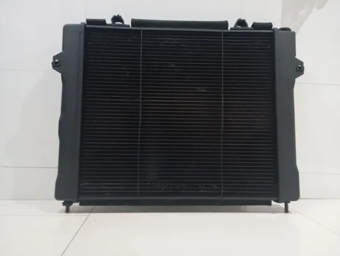Radiador da Cherokee Laredo 98 6 cilindros 