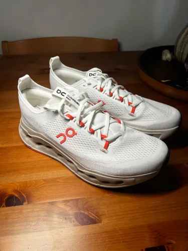 Tênis On Running CloudSurfer Max, 42
