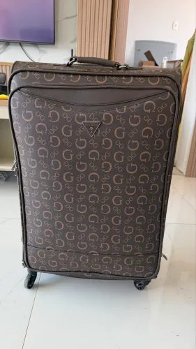 Mala Guess Grande Original com 4 Rodas - Usada Apenas 1 Vez