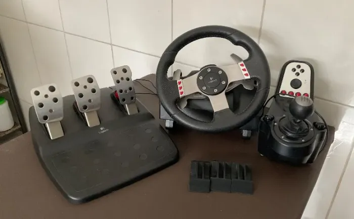 Volante Logitech G27 + Câmbio + Pedais