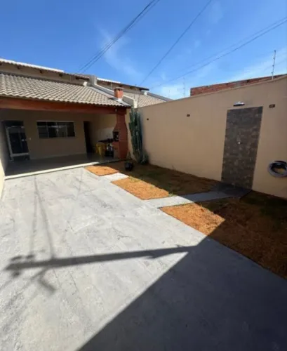VENDO CASA NA PARTE BAIXA DE MACEIÓ