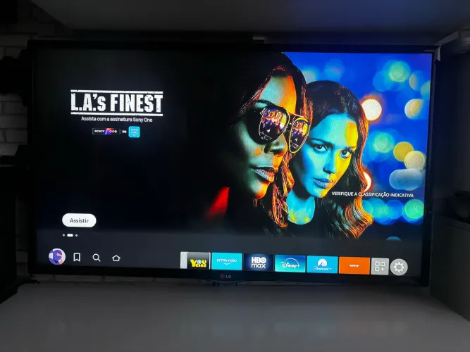 Tv LG 43 polegadas, em perfeito estado e funcionamento 