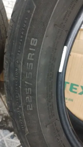 Pneu 225 X 55 18