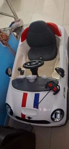 Carro elétrico infantil