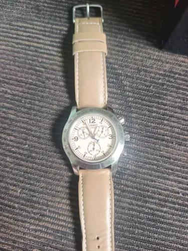 Relógio Tissot, com cronógrafo, mostrandor em cristal de safira quartzo.
